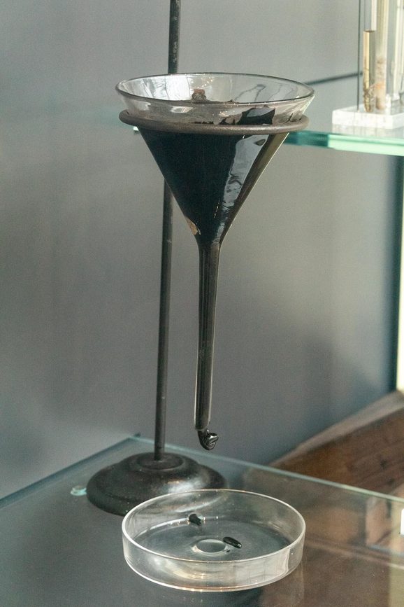 Dripping Tar Pitch drop: one of the longest demonstrations in the world | National ...